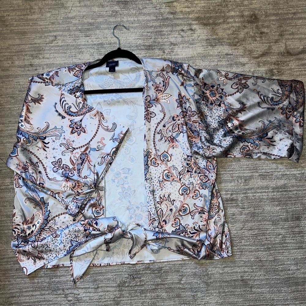 Day trip satin tie shirt